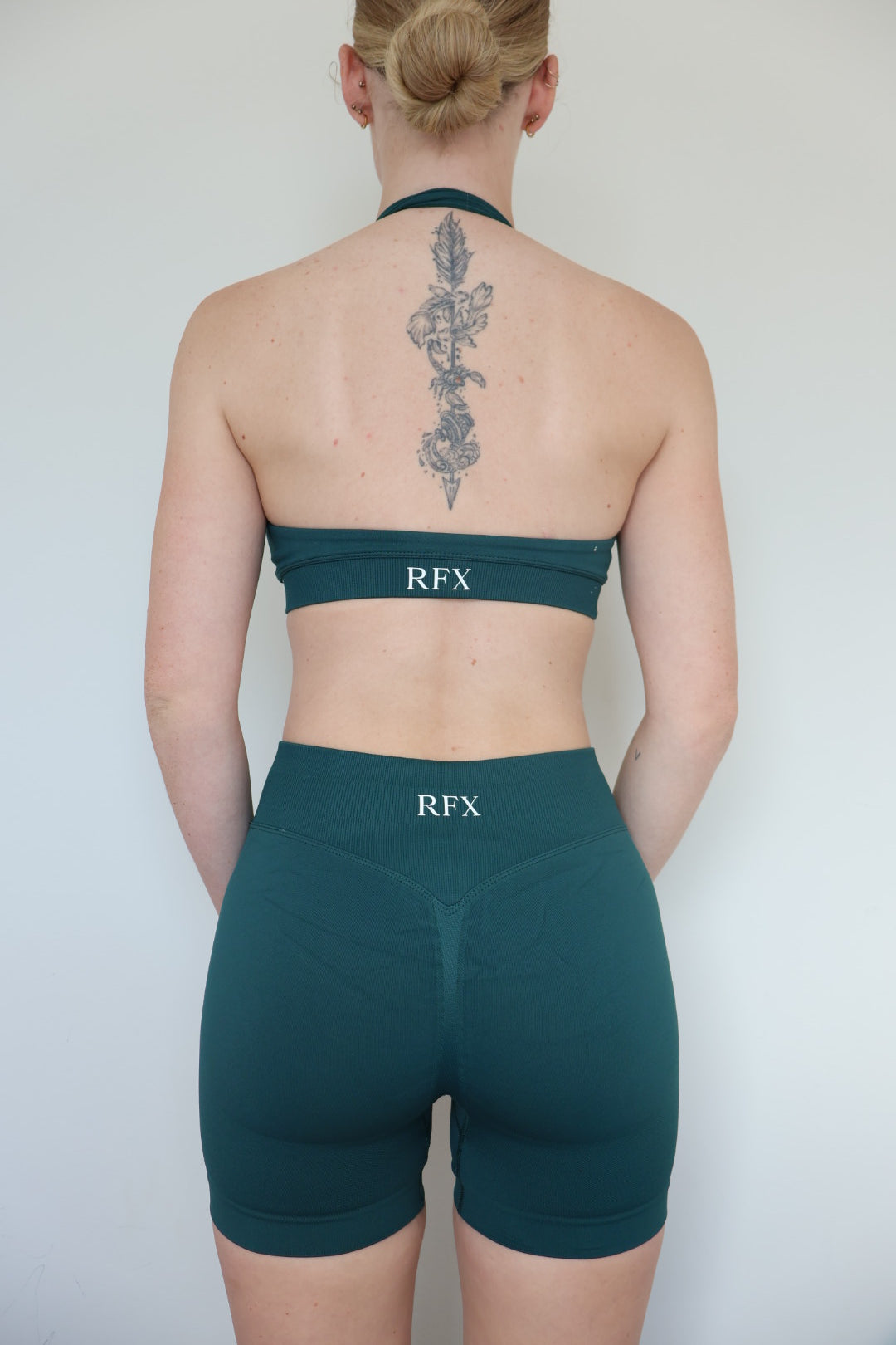 Form & Flow halter crop - emerald