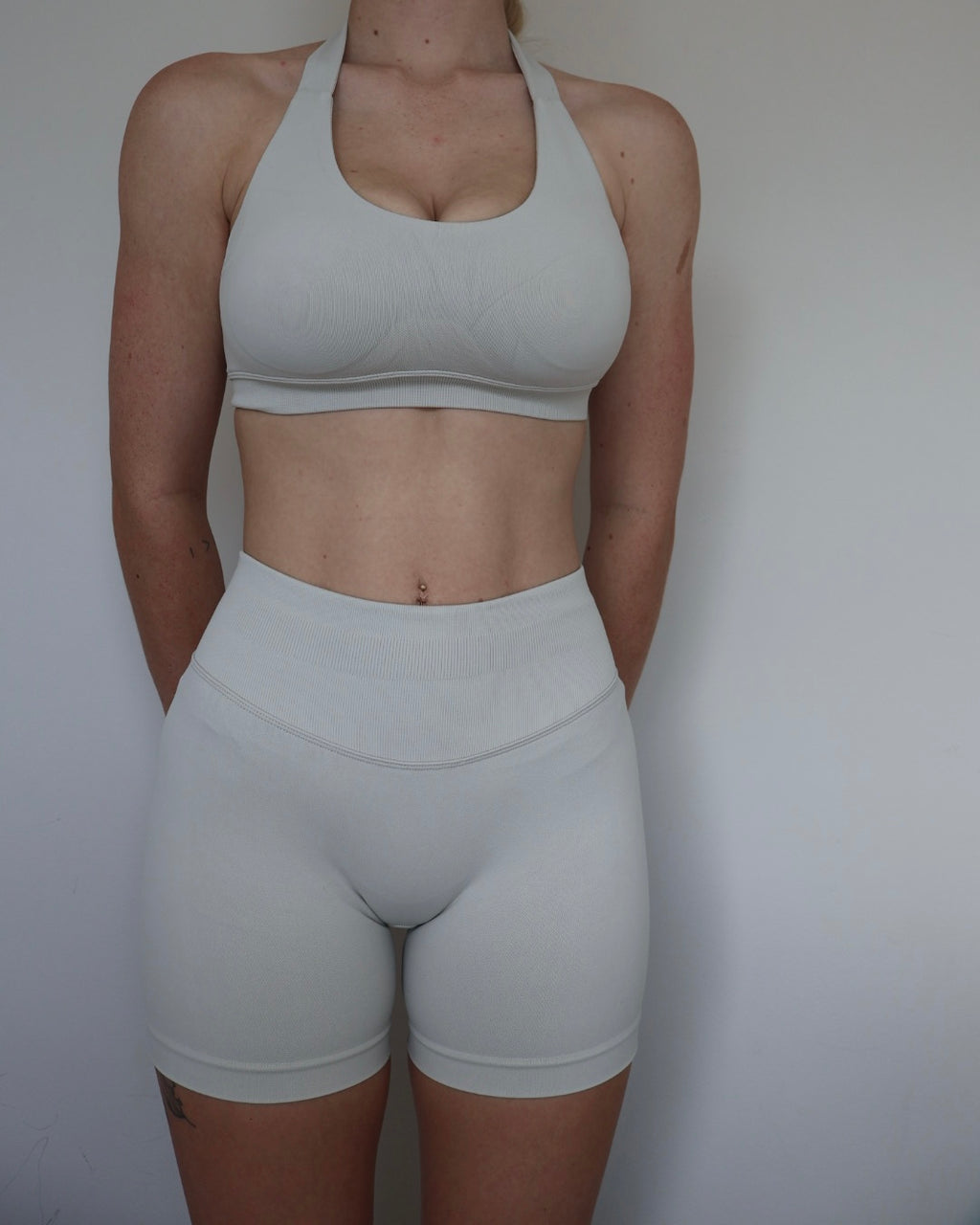 Silhouette X Shorts - Beige￼