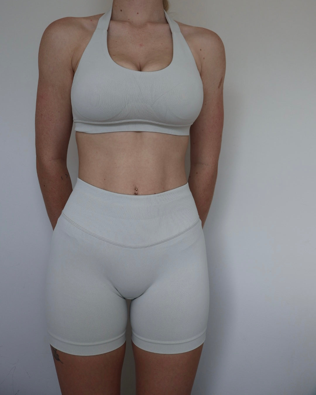 Silhouette X Shorts - Beige￼