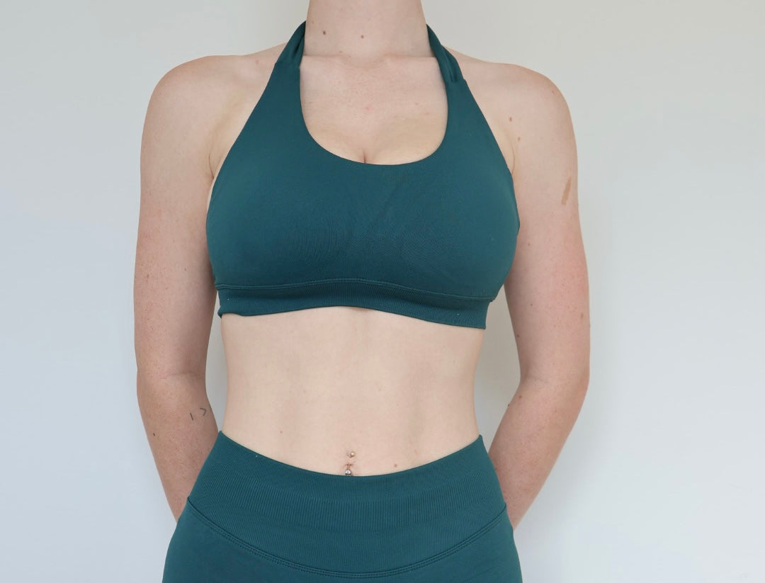 Form & Flow halter crop - emerald