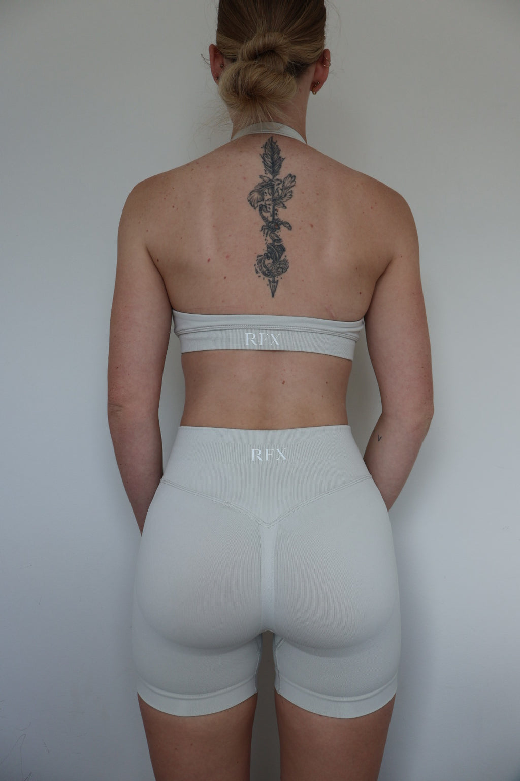 Silhouette X Shorts - Beige￼